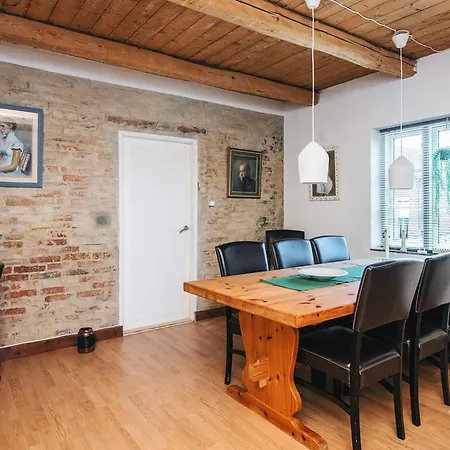 بيت للعطل 6 Person In *